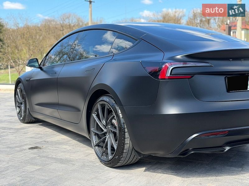 Седан Tesla Model 3 2024 в Тернополе