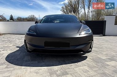 Седан Tesla Model 3 2024 в Тернополе