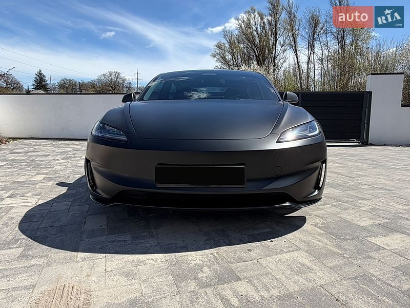 Седан Tesla Model 3 2024 в Тернополе