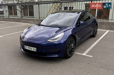 Седан Tesla Model 3 2021 в Киеве