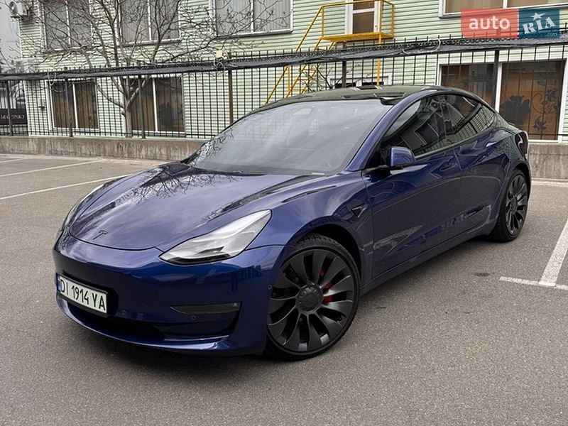 Седан Tesla Model 3 2021 в Киеве