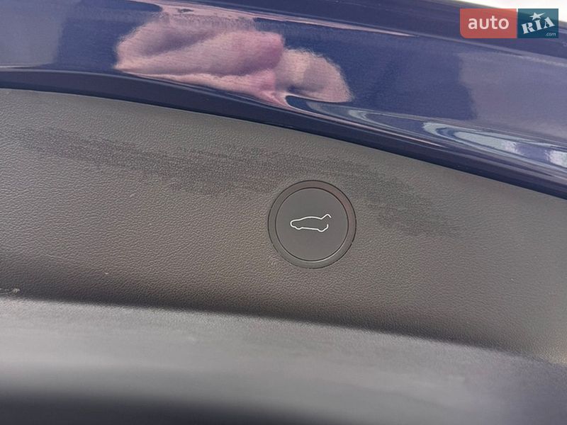 Седан Tesla Model 3 2021 в Киеве
