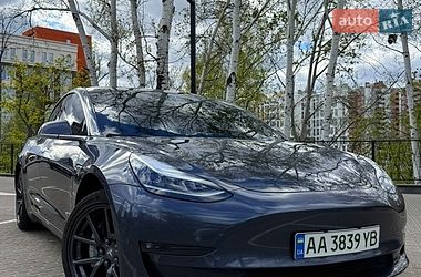 Седан Tesla Model 3 2019 в Киеве