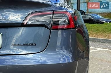 Седан Tesla Model 3 2019 в Киеве