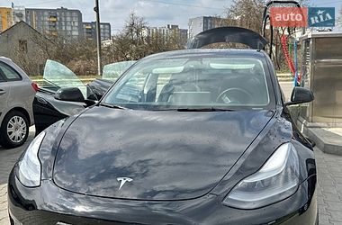Седан Tesla Model 3 2022 в Львове