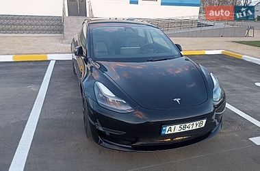 Седан Tesla Model 3 2022 в Буче