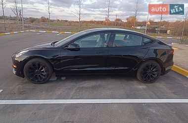 Седан Tesla Model 3 2022 в Буче