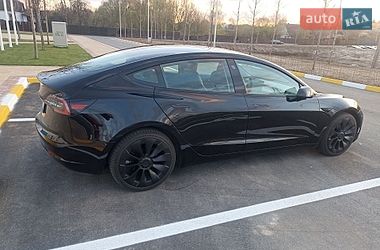 Седан Tesla Model 3 2022 в Буче