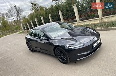 Седан Tesla Model 3 2024 в Нововолинську