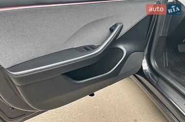 Седан Tesla Model 3 2024 в Нововолинську