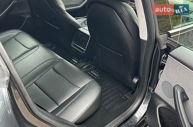 Седан Tesla Model 3 2024 в Нововолинську