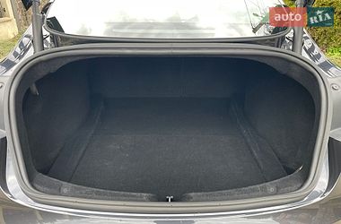 Седан Tesla Model 3 2024 в Нововолинську