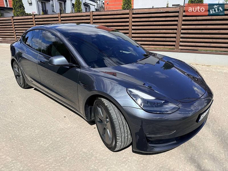 Седан Tesla Model 3 2022 в Львові
