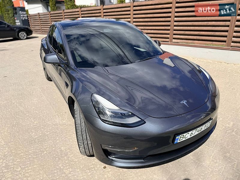 Седан Tesla Model 3 2022 в Львові