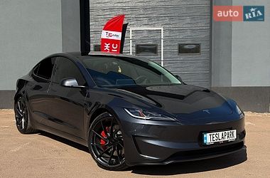 Седан Tesla Model 3 2024 в Киеве