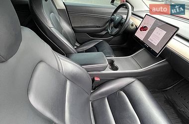 Седан Tesla Model 3 2018 в Києві