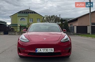 Седан Tesla Model 3 2019 в Умани