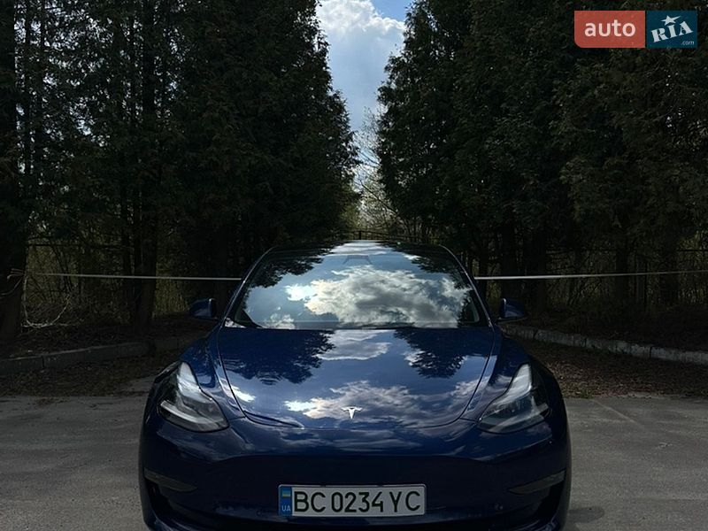Tesla Model 3 2021