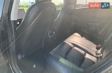 Седан Tesla Model 3 2018 в Львові