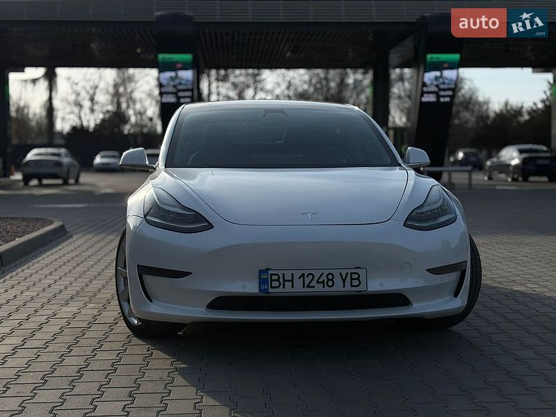 Седан Tesla Model 3 2020 в Одессе