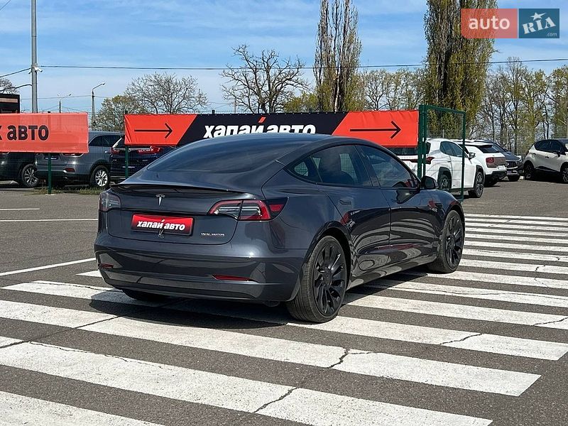 Седан Tesla Model 3 2023 в Одессе