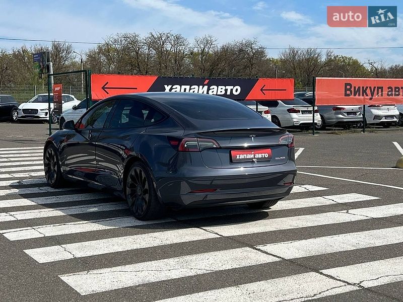 Седан Tesla Model 3 2023 в Одессе