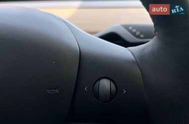 Седан Tesla Model 3 2023 в Одессе