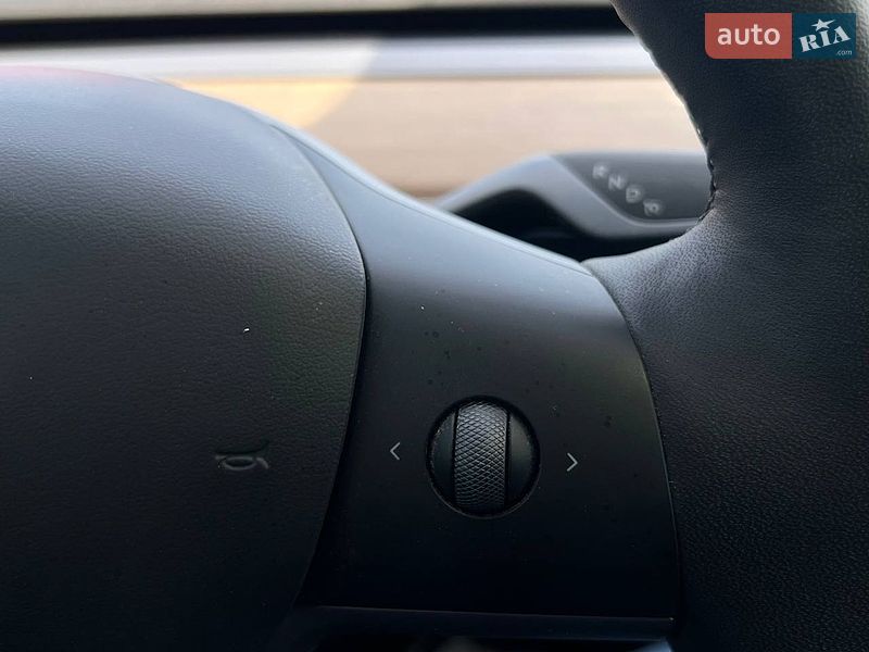 Седан Tesla Model 3 2023 в Одессе