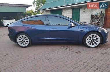 Седан Tesla Model 3 2022 в Києві