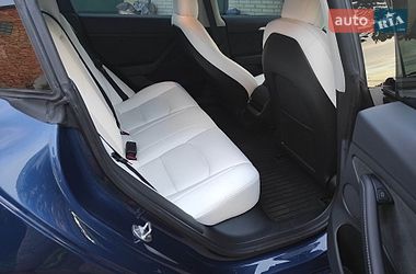 Седан Tesla Model 3 2022 в Києві