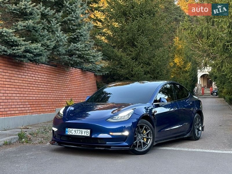 2020 Tesla Model 3, VIN 5YJ3E1EB8LF649985:plate — фото 1 (autoria)