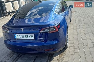 Седан Tesla Model 3 2020 в Киеве