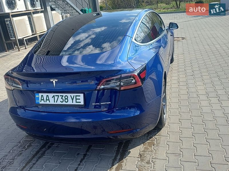 Седан Tesla Model 3 2020 в Киеве