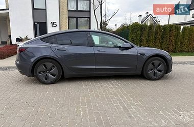 Седан Tesla Model 3 2021 в Киеве