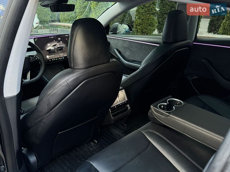 Седан Tesla Model 3 2024 в Ивано-Франковске