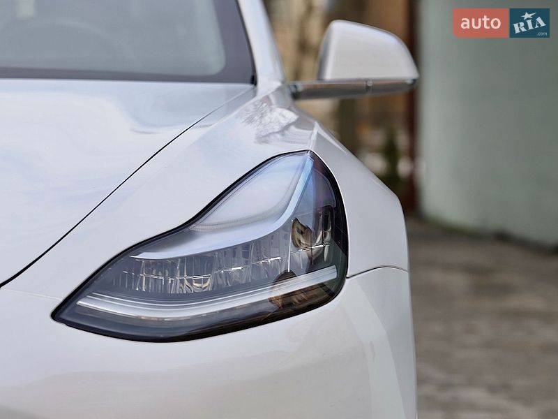Седан Tesla Model 3 2019 в Тернополе