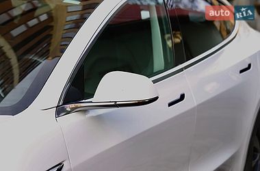 Седан Tesla Model 3 2019 в Тернополе