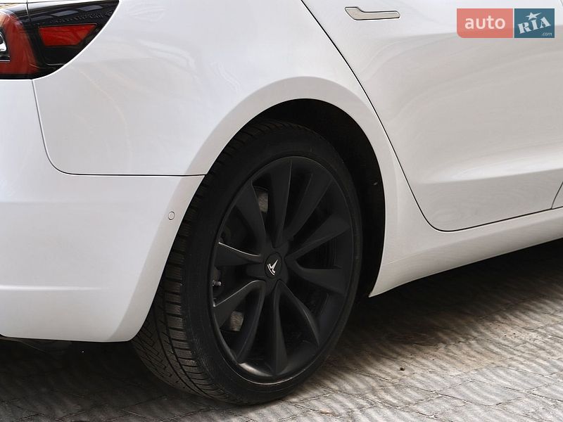 Седан Tesla Model 3 2019 в Тернополе