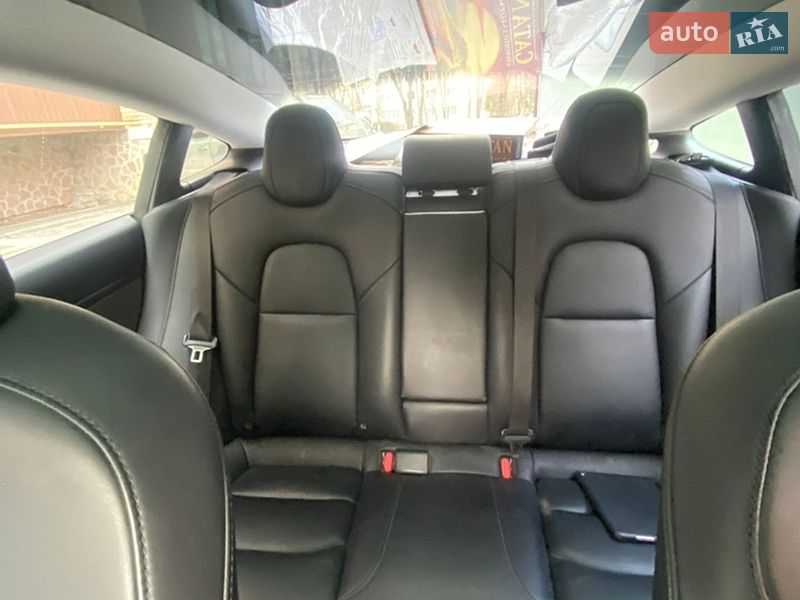 Седан Tesla Model 3 2019 в Тернополе