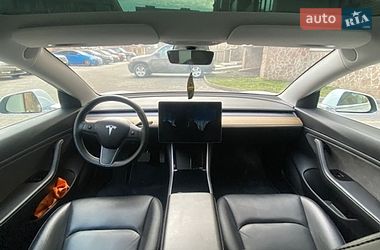 Седан Tesla Model 3 2019 в Тернополе
