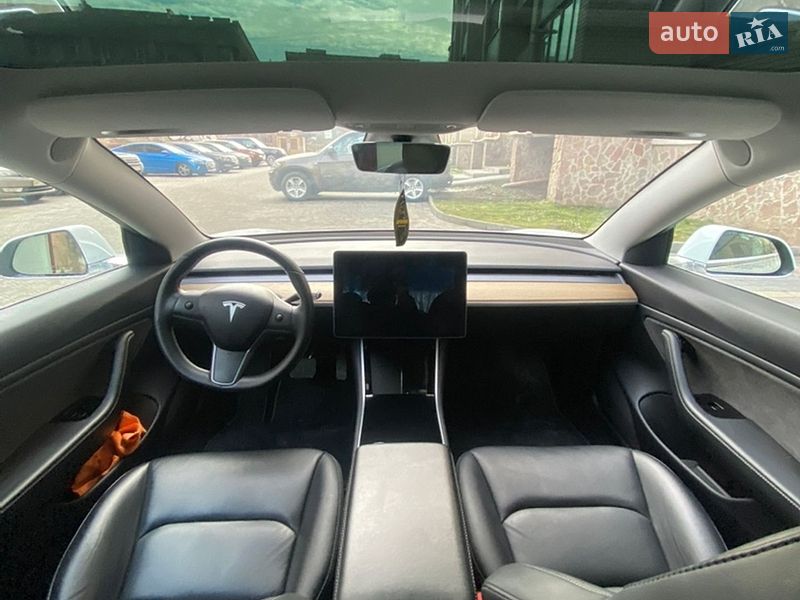 Седан Tesla Model 3 2019 в Тернополе