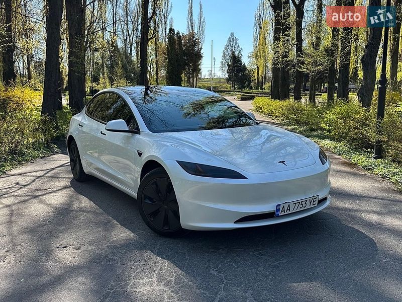 Tesla Model 3 2025