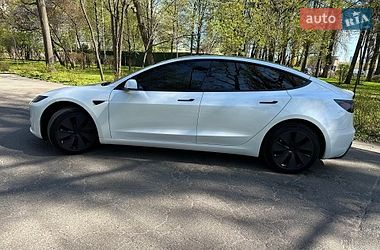 Седан Tesla Model 3 2025 в Киеве