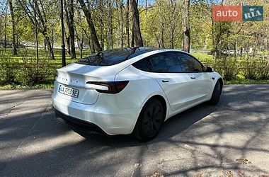 Седан Tesla Model 3 2025 в Киеве