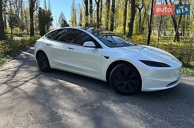 Седан Tesla Model 3 2025 в Киеве