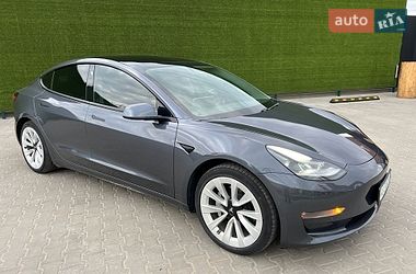 Седан Tesla Model 3 2021 в Киеве