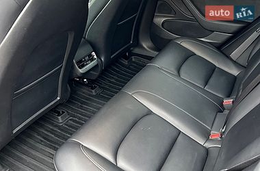 Седан Tesla Model 3 2021 в Киеве