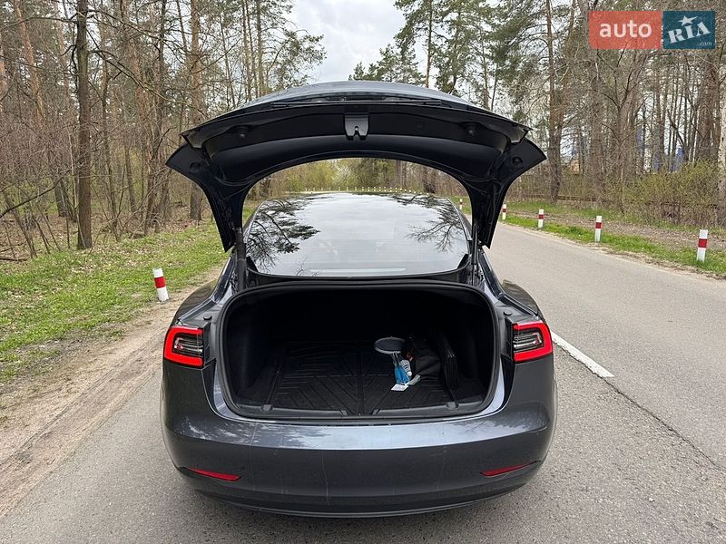 Седан Tesla Model 3 2021 в Василькове