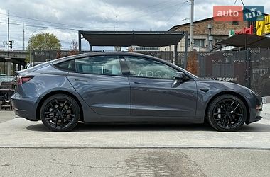 Седан Tesla Model 3 2021 в Києві