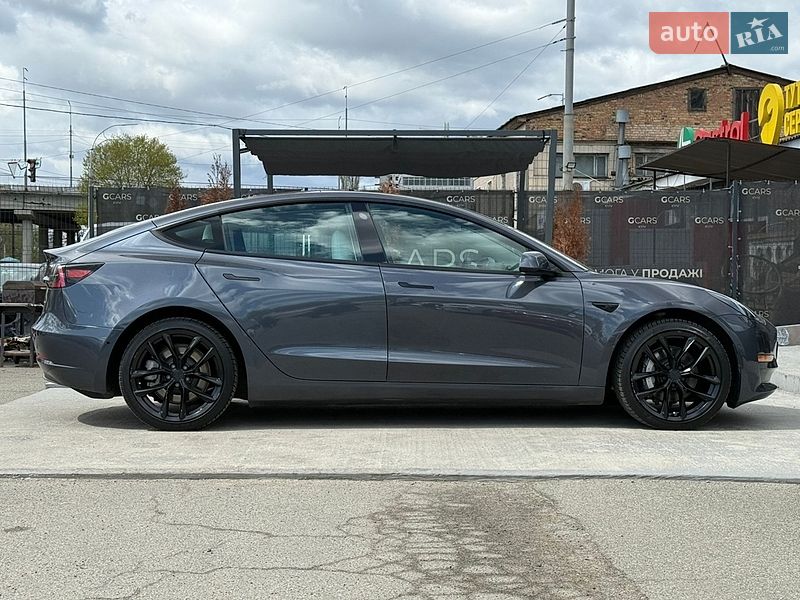 Седан Tesla Model 3 2021 в Києві